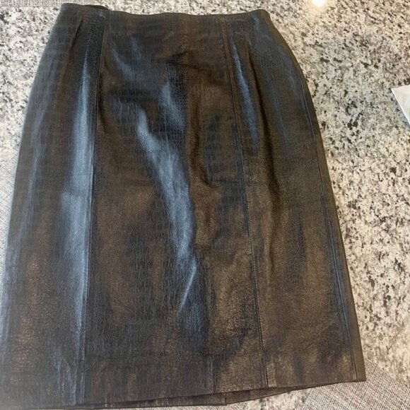 GENUINE BLACK LEATHER COCODRILE STAMP MIDI PENCIL SKIRT SZ 8 PREPPY EMO GOTHIC - Picture 5 of 16